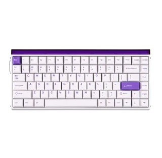 Teclado magnético Aula Hero84 com teclas pretas e layout ABNT2, conectado via USB