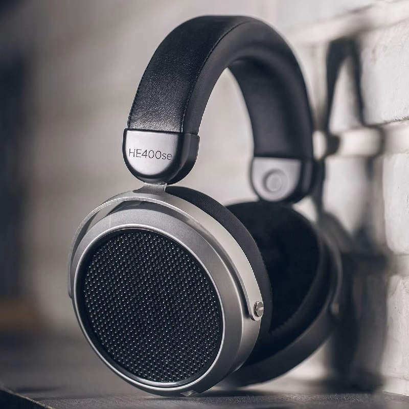 Headphone planar magnético Hifiman HE400se com design aberto e driver de 93mm
