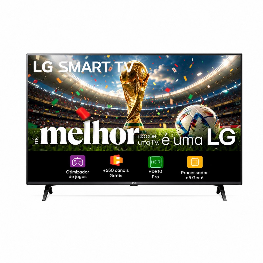 Smart TV LG de 43 polegadas exibindo o troféu da Copa do Mundo e uma bola de futebol em um estádio, com ícones de recursos como otimizador de jogos e HDR10 Pro na parte inferior.