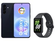 Combo contendo um smartphone Samsung Galaxy A57 na cor azul escuro ao lado de uma smartband Galaxy Fit3 na cor grafite