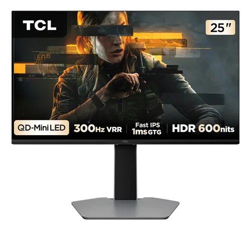Monitor gamer TCL de 25 polegadas com tela exibindo imagem de jogo, suporte ajustável e especificações técnicas destacadas na base