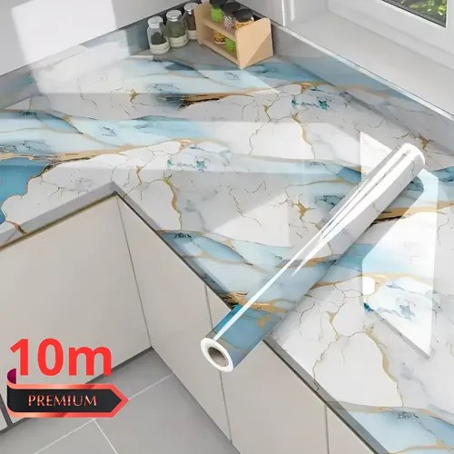 Papel de parede adesivo ripado 3D em madeira, medindo 10 metros de comprimento, enrolado e disposto sobre superfície branca