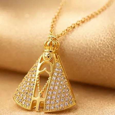 Colar Falpynex com pingente de Nossa Senhora Aparecida em ouro 18k cravejado de zircônias brancas