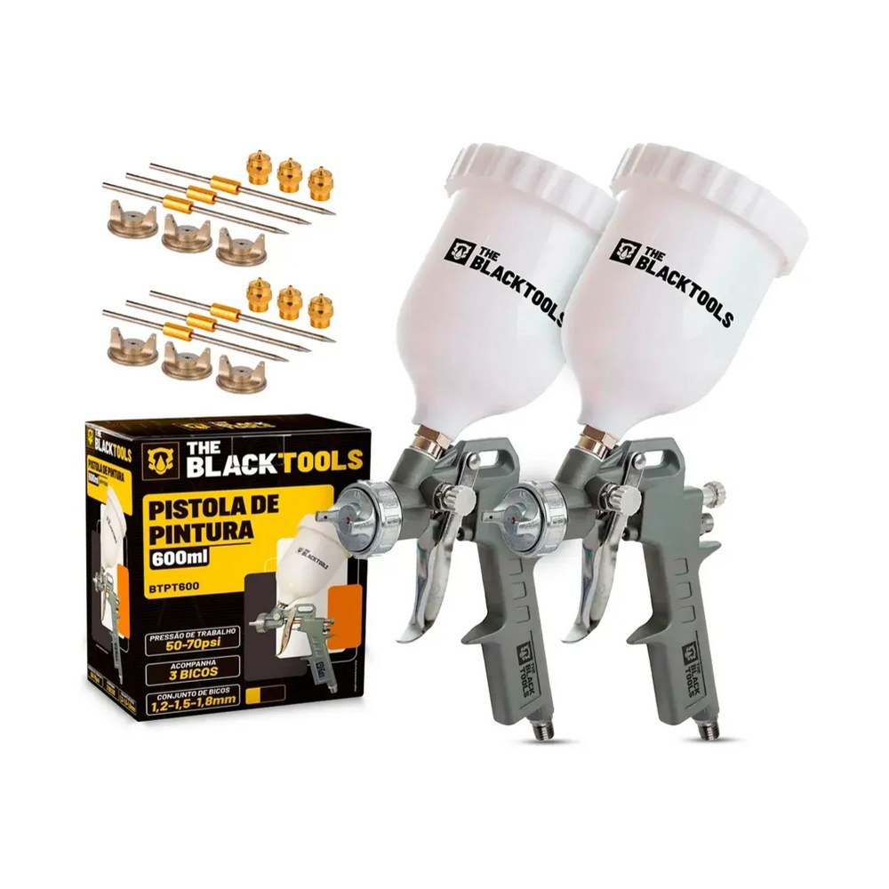 Duas pistolas de pintura cinzas The Black Tools com canecas brancas de 600ml, caixa do produto e dois conjuntos de bicos dourados com agulhas sobre fundo branco.