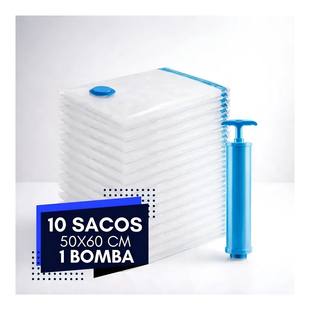Pilha de dez sacos a vácuo transparentes com detalhes em azul ao lado de uma bomba manual azul sobre superfície branca